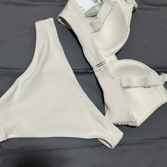 Bikini set - Picture 2 of 4